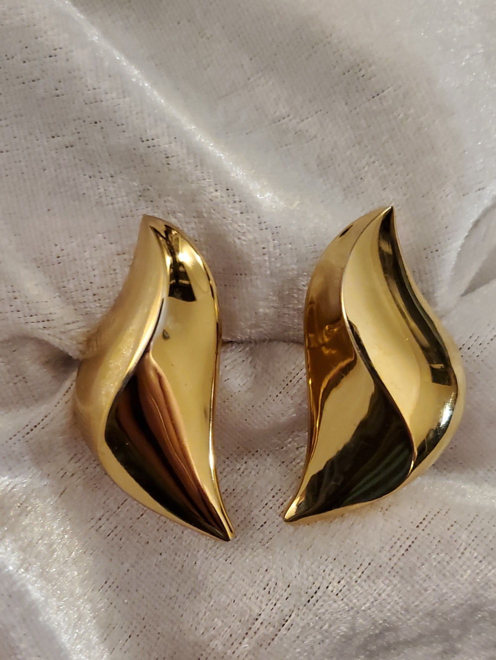 Vintage Christian Dior Signed Gold Tone Sculptural Clip-On Earrings